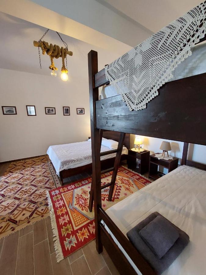 Guest House Gorani Berat Exterior photo
