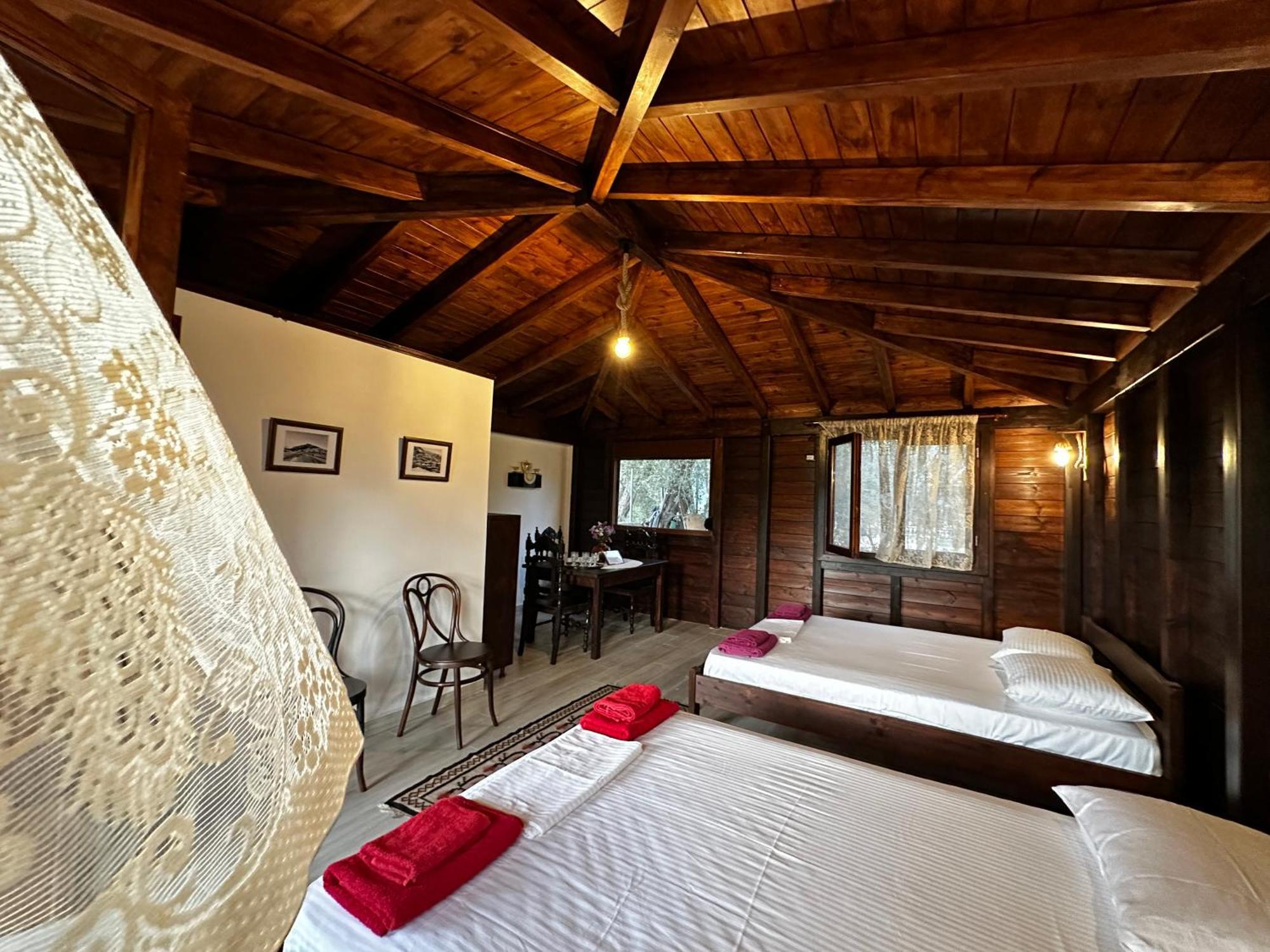 Guest House Gorani Berat Exterior photo