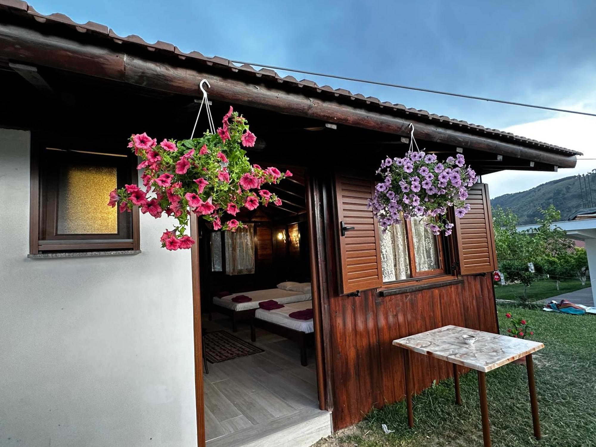 Guest House Gorani Berat Exterior photo